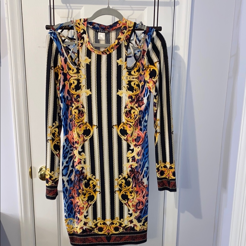 VENUS Bodycon sublimated dress cutout detail, sz. M, Long Sleeve